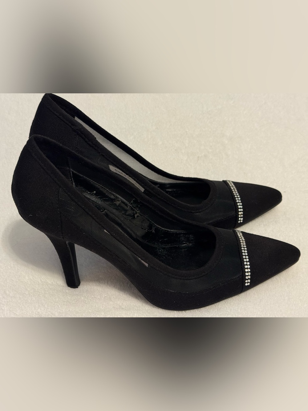 Dana Buchman Women’s Gina Black Pump with Mesh & Rhinestone Detail Size 7.5
